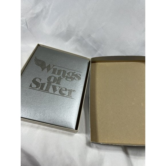 Wings of Silver Pillow Hard Cover Vintage 1967 Book With Original Box Jo Petty - Picture 12 of 12